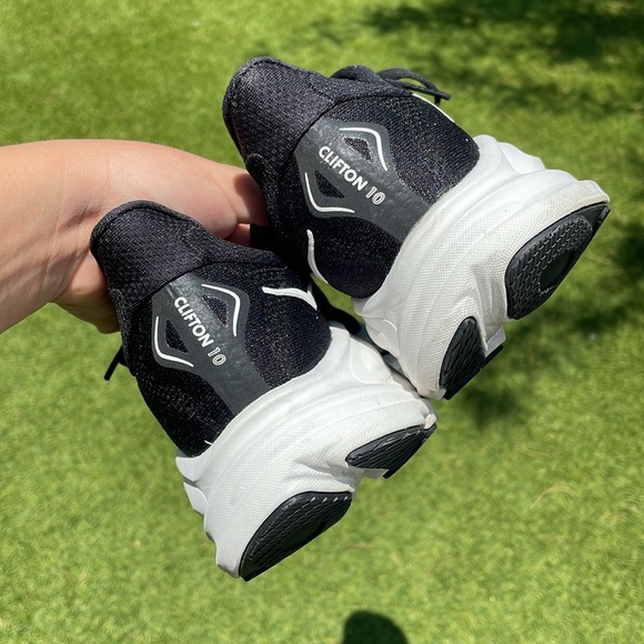 LIKE NEW HOKA Clifton 10 Sneakers! - Picture 7 of 12